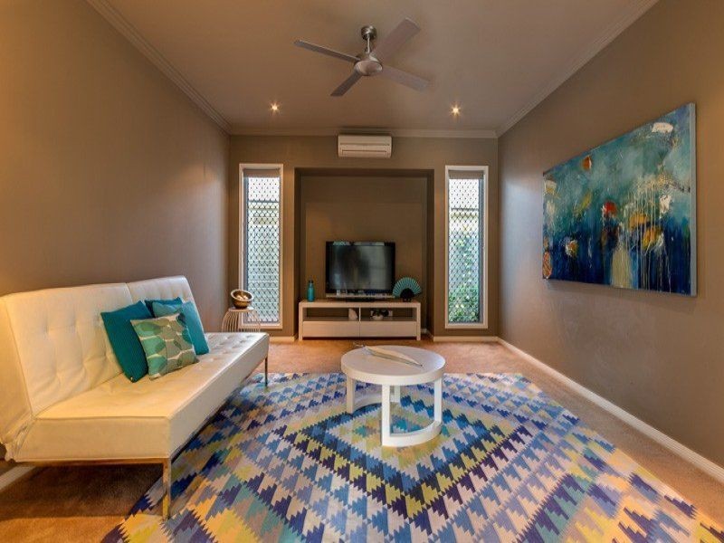 6 Bushlark Place, Smithfield QLD 4878