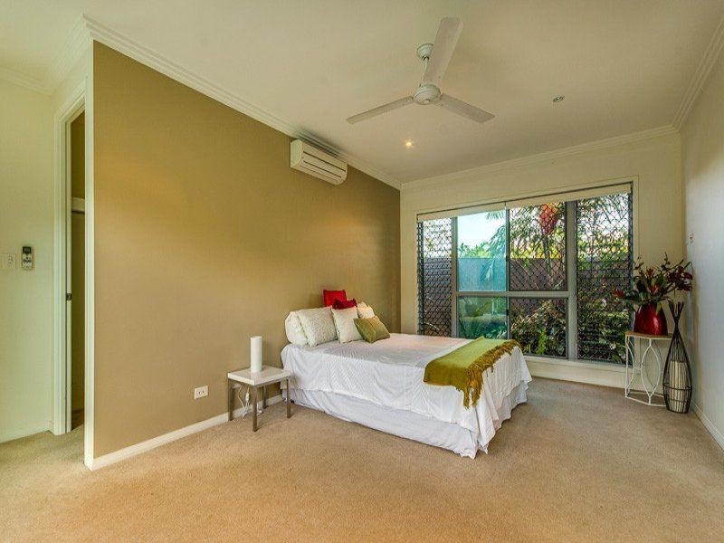 6 Bushlark Place, Smithfield QLD 4878