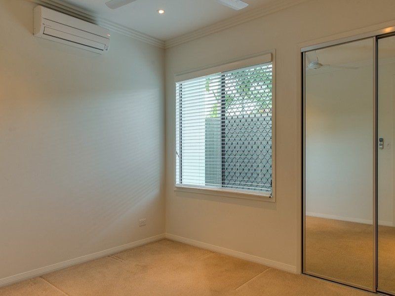 6 Bushlark Place, Smithfield QLD 4878