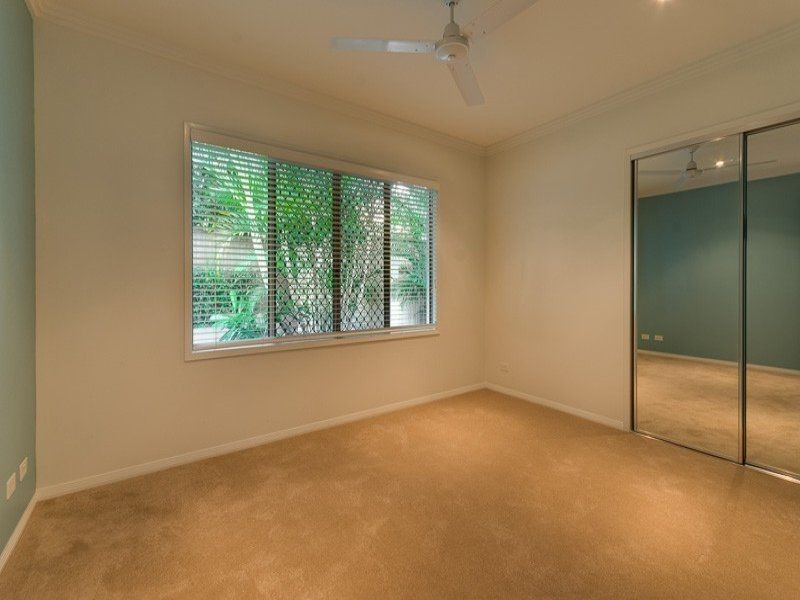 6 Bushlark Place, Smithfield QLD 4878