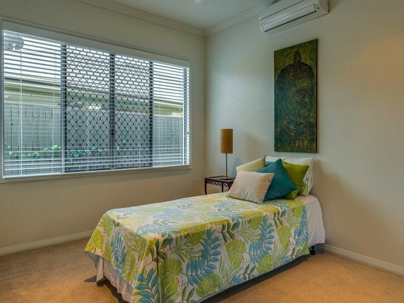 6 Bushlark Place, Smithfield QLD 4878