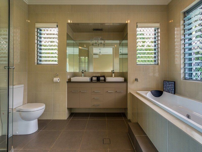 6 Bushlark Place, Smithfield QLD 4878