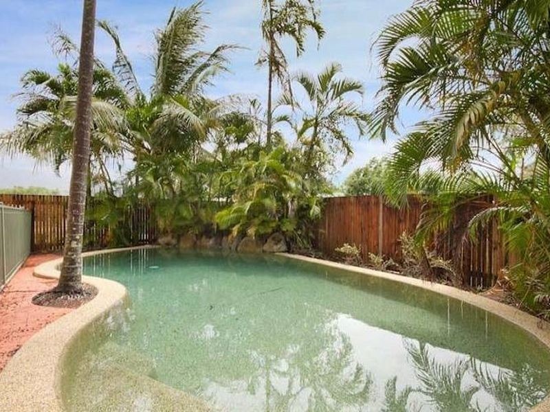 2/97 Moore Street, Trinity Beach QLD 4879