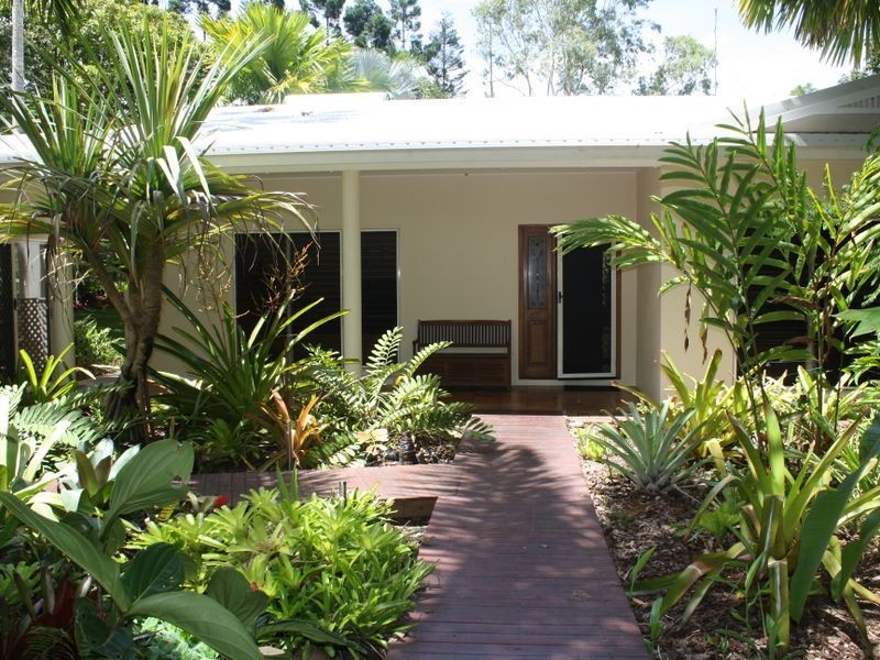 9-11 Nicholas Street, Clifton Beach QLD 4879