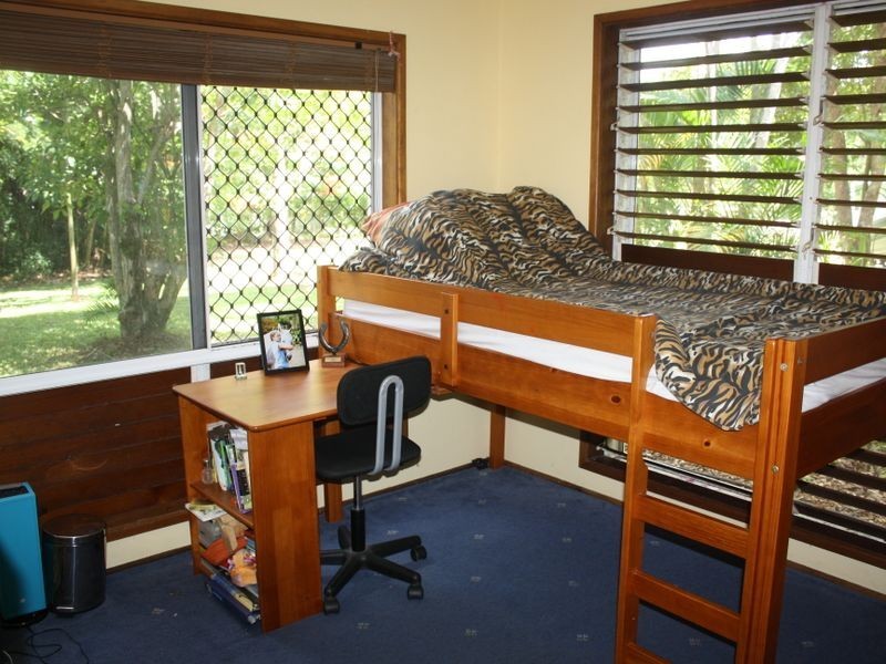 9-11 Nicholas Street, Clifton Beach QLD 4879