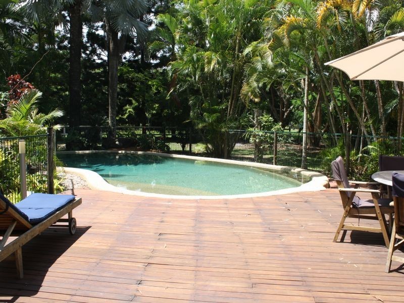 9-11 Nicholas Street, Clifton Beach QLD 4879