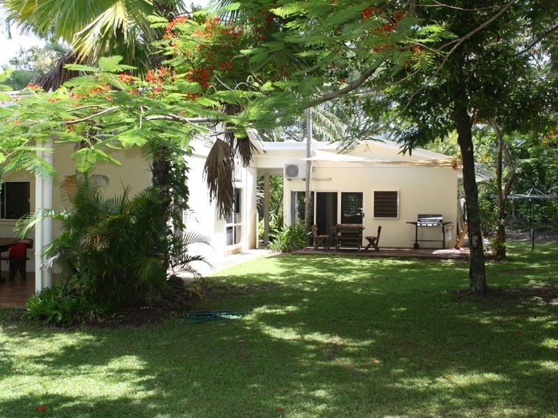 9-11 Nicholas Street, Clifton Beach QLD 4879