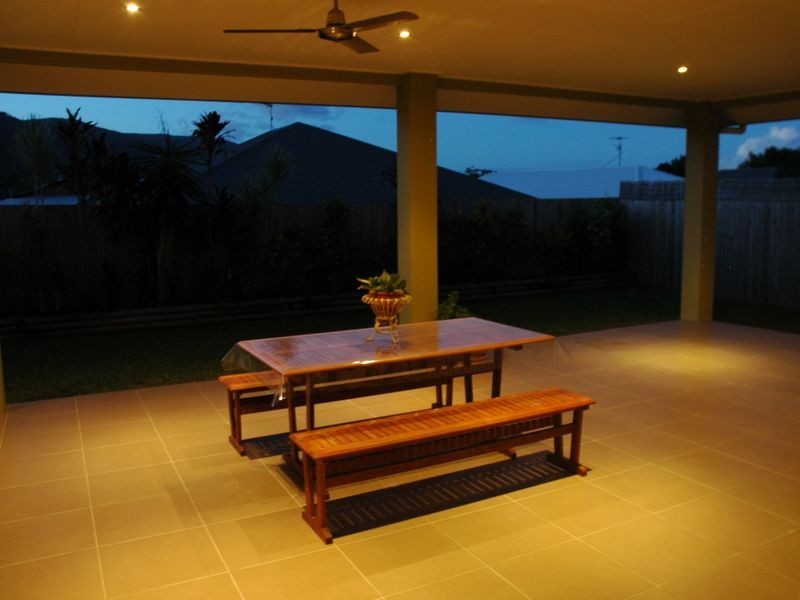 26 Moore Road, Kewarra Beach QLD 4879