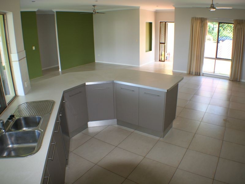 26 Moore Road, Kewarra Beach QLD 4879