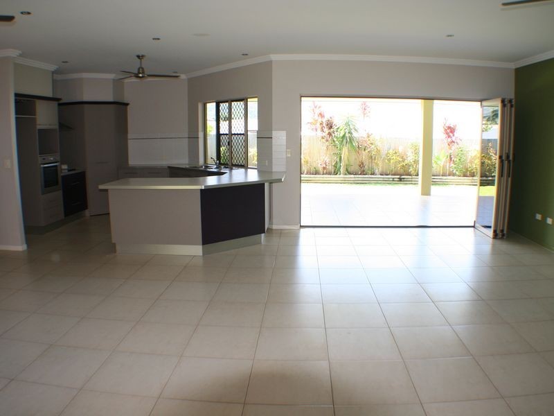 26 Moore Road, Kewarra Beach QLD 4879