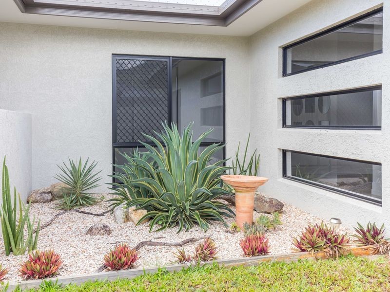6 Sandridge Way, Smithfield QLD 4878