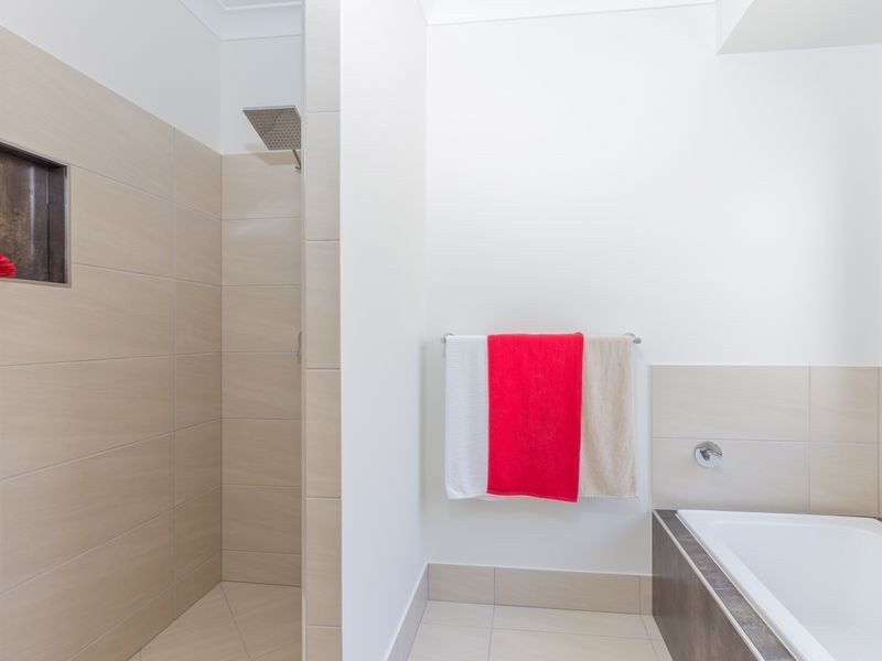 6 Sandridge Way, Smithfield QLD 4878