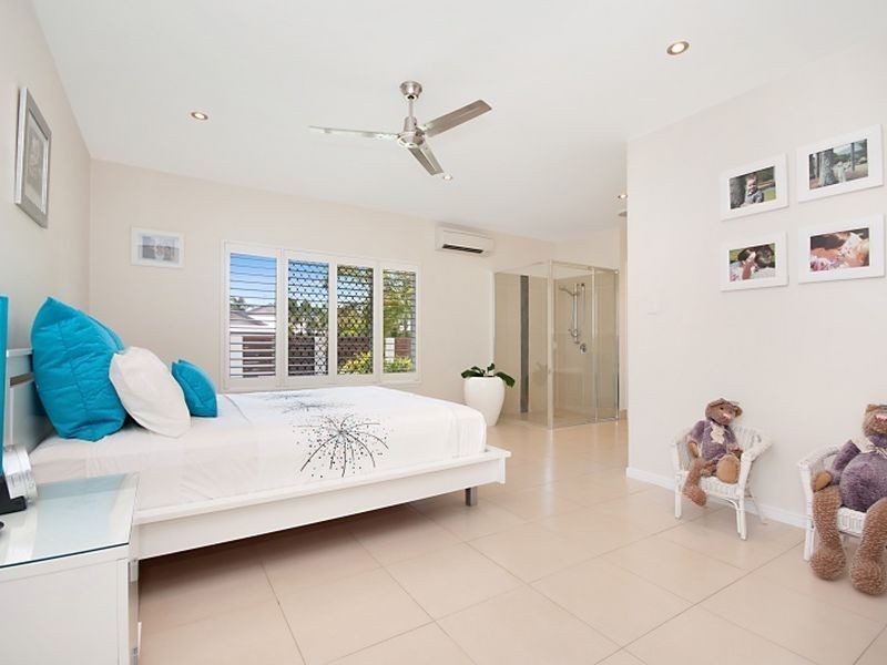 6 Palmetto Street, Palm Cove QLD 4879