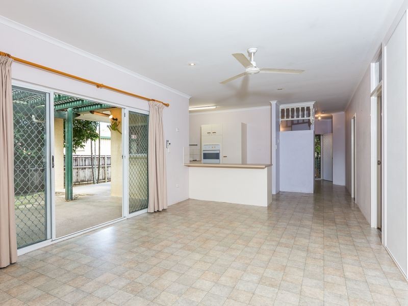 28 Lamb Street, Smithfield QLD 4878