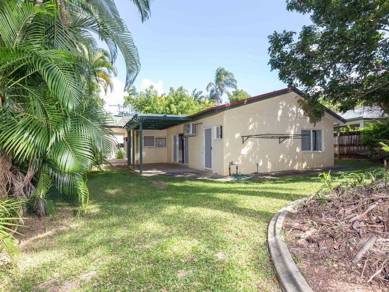 28 Lamb Street, Smithfield QLD 4878