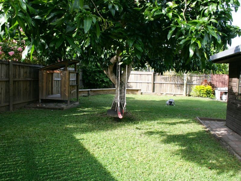 8 Samuel Street, Yorkeys Knob QLD 4878