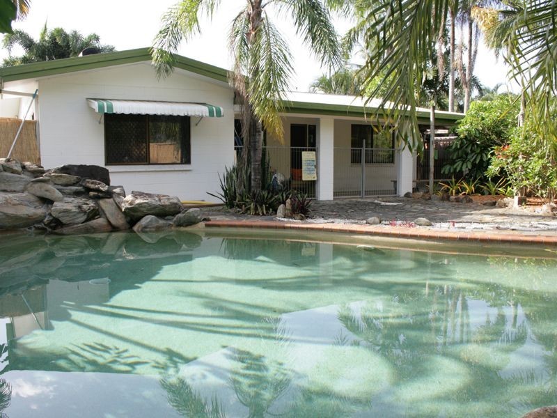 8 Samuel Street, Yorkeys Knob QLD 4878