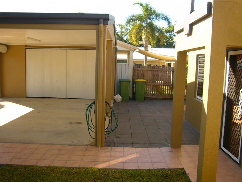 7 Feathertop, Smithfield QLD 4878