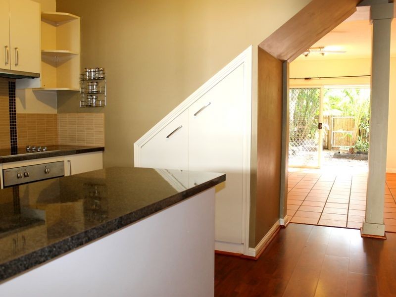 2/528 Varley Street, Yorkeys Knob QLD 4878