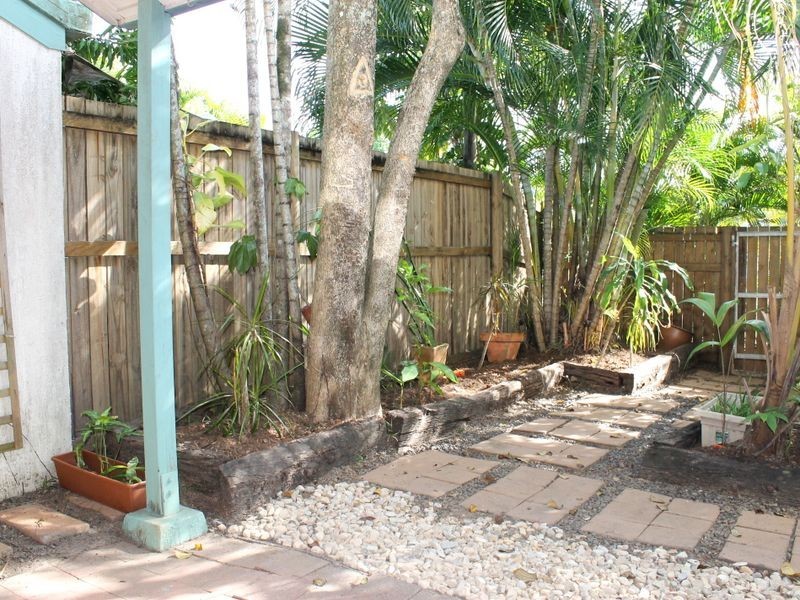 2/528 Varley Street, Yorkeys Knob QLD 4878