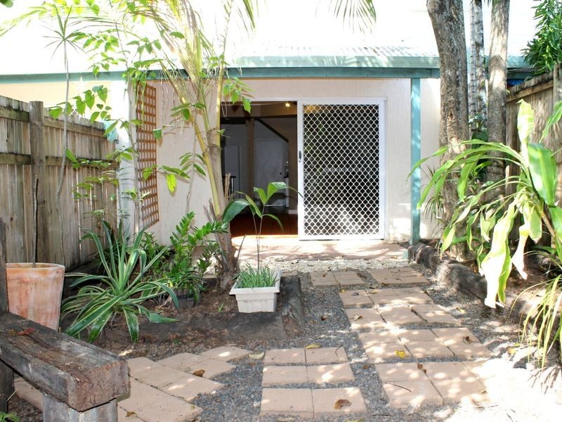 2/528 Varley Street, Yorkeys Knob QLD 4878