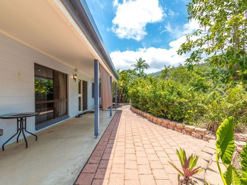 18 Grampian Close, Smithfield QLD 4878