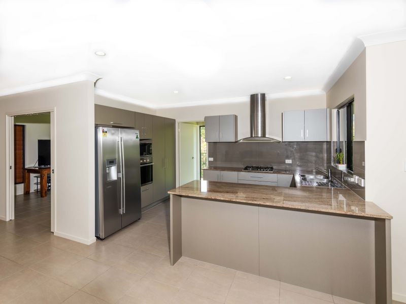 42 Xavier Herbert Drive, Redlynch QLD 4870
