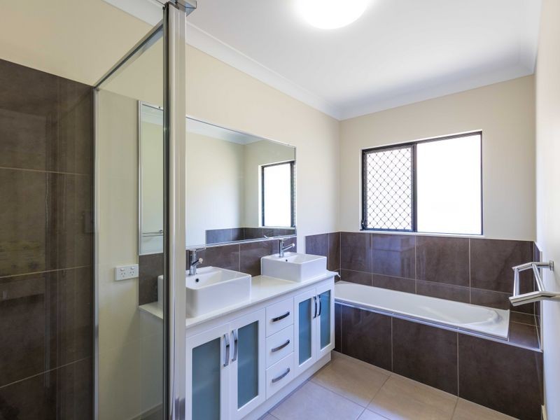 42 Xavier Herbert Drive, Redlynch QLD 4870