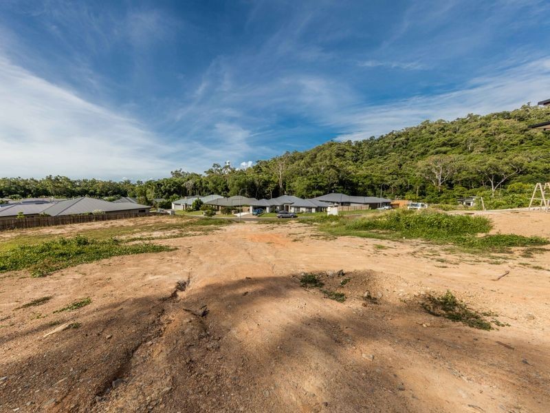 10 Megalong Close, Smithfield QLD 4878