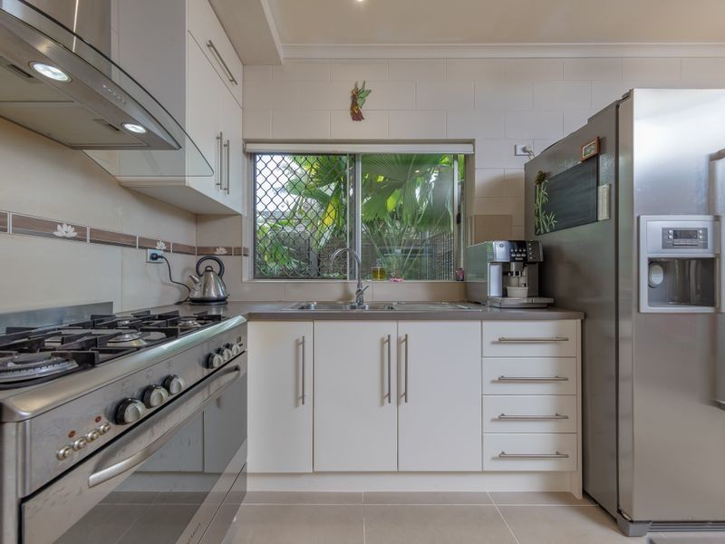 11 Cheviot Street, Smithfield QLD 4878