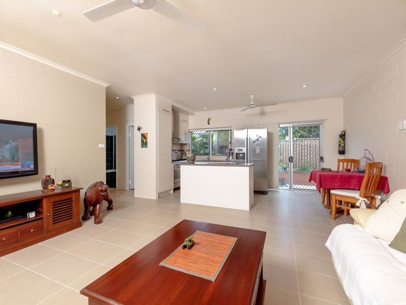 11 Cheviot Street, Smithfield QLD 4878