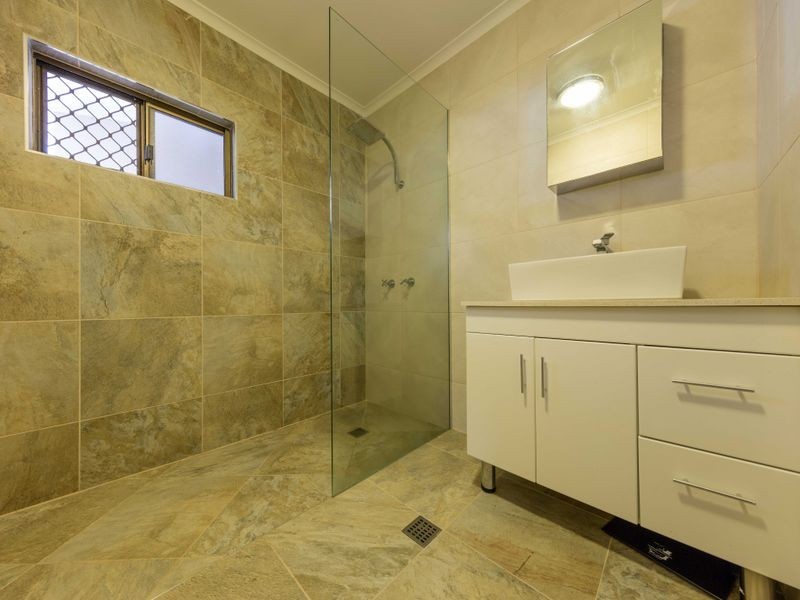 1/3 Agincourt Close, Clifton Beach QLD 4879