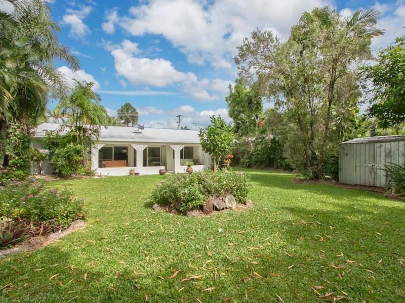 10 Limpet Close, Trinity Beach QLD 4879