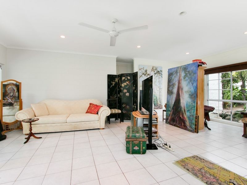 10 Limpet Close, Trinity Beach QLD 4879