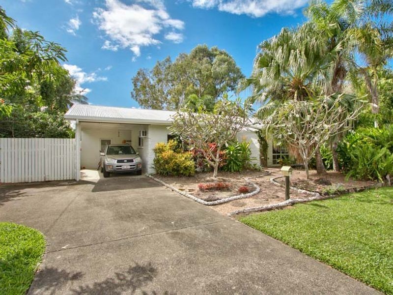 10 Limpet Close, Trinity Beach QLD 4879