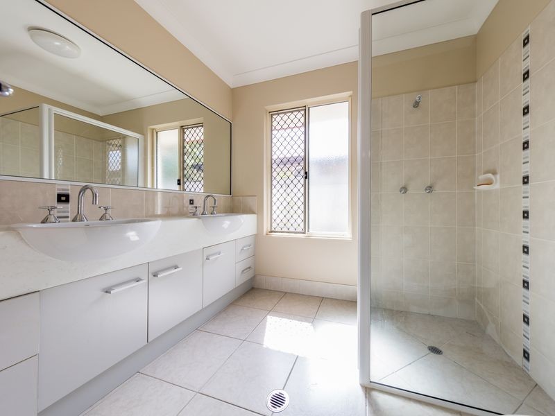 8 Hetherton Street, Smithfield QLD 4878