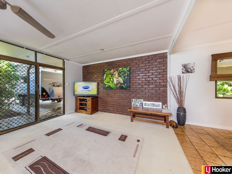 28 Lesley Street, Smithfield QLD 4878