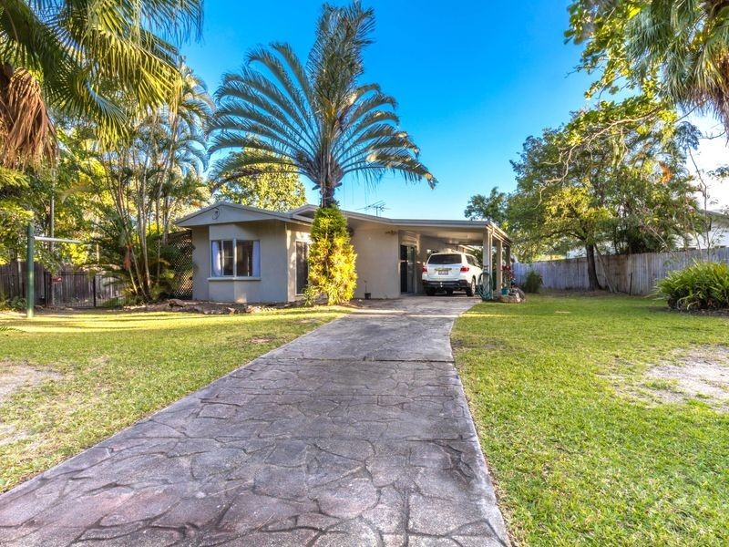 9 Yanchep Close, Kewarra Beach QLD 4879