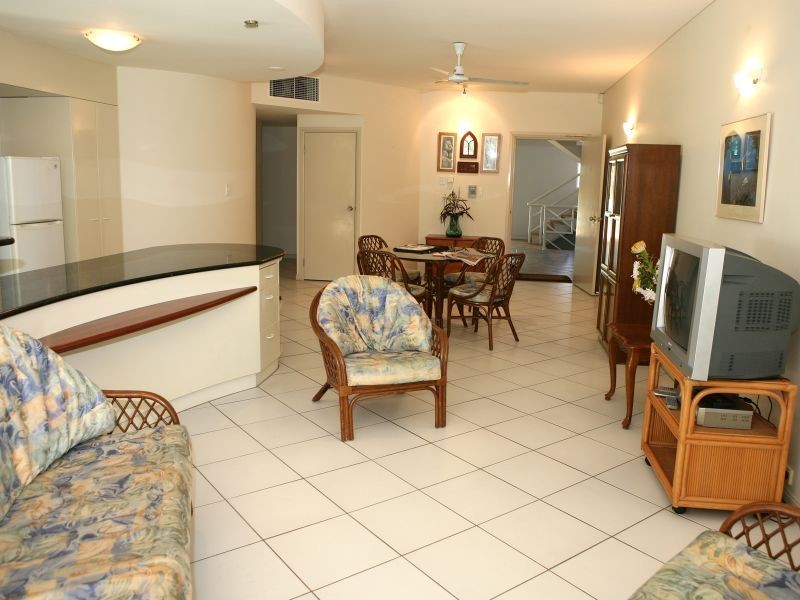 2 Deauville, Yorkeys Knob QLD 4878