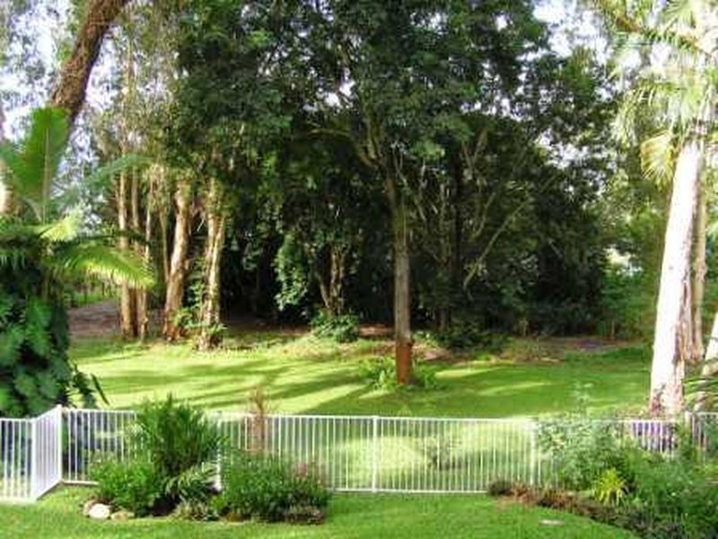 2 Deauville, Yorkeys Knob QLD 4878