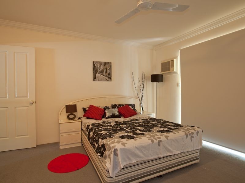 2.548 Varley Street, Yorkeys Knob QLD 4878