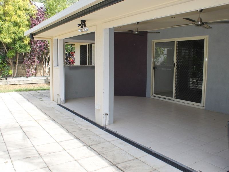 9 Everglades Terrace, Palm Cove QLD 4879