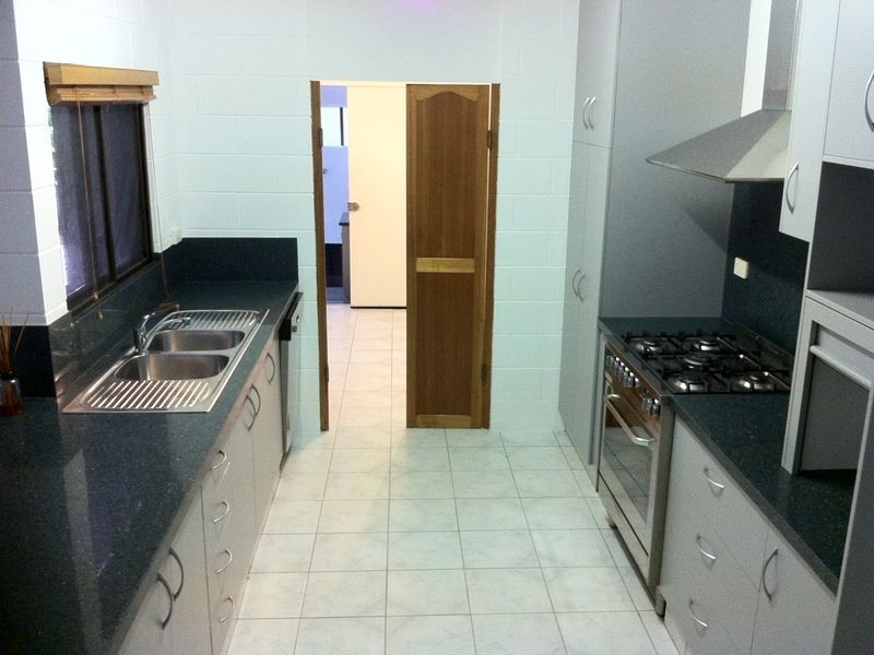 50 Hobson Drive, Brinsmead QLD 4870