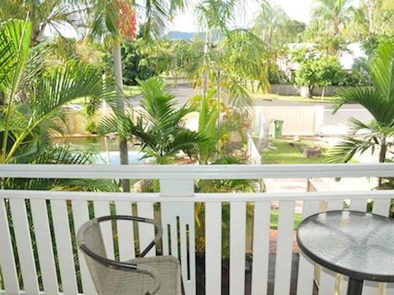 6-10 Palm Street, Holloways Beach QLD 4878