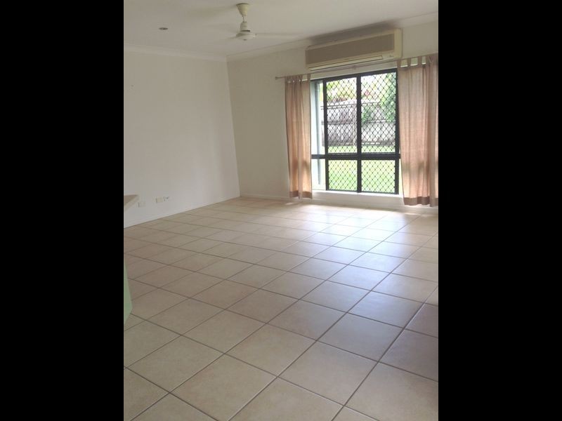 4 Kentia Street, Palm Cove QLD 4879