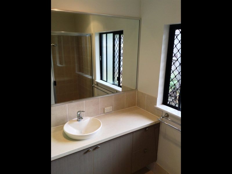 4 Kentia Street, Palm Cove QLD 4879
