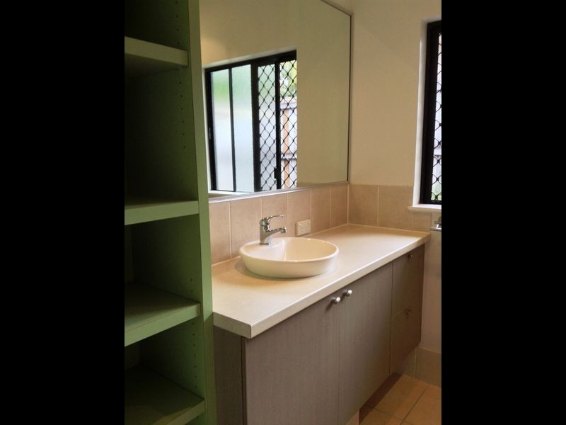4 Kentia Street, Palm Cove QLD 4879