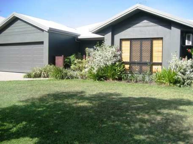 4 Kentia Street, Palm Cove QLD 4879