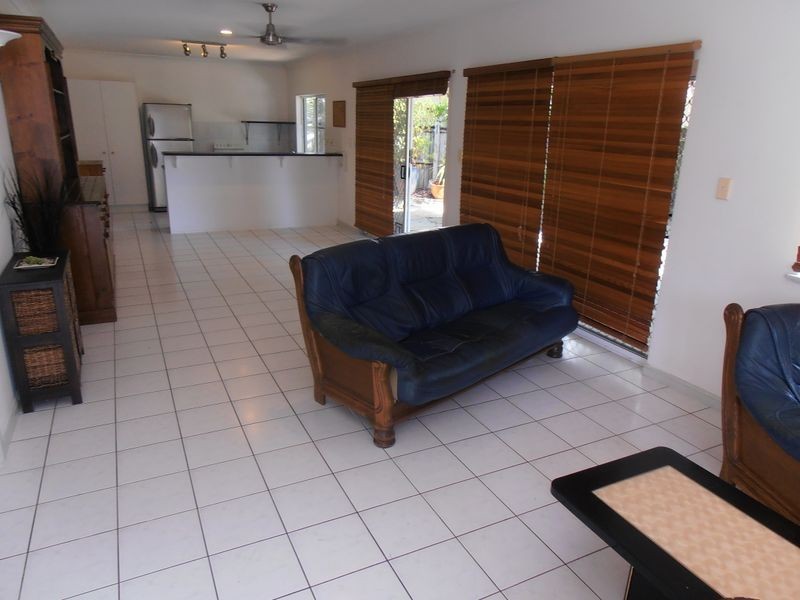 1 Molloy Close, Smithfield QLD 4878
