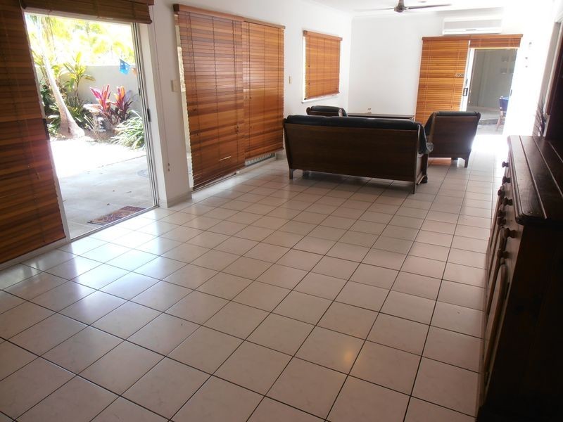 1 Molloy Close, Smithfield QLD 4878